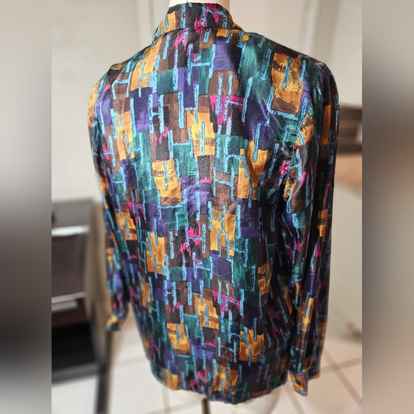 VTG 90s Stunt 100% Silk Button Up Top  with Shoulder Pads! Small - Picture 3 of 4